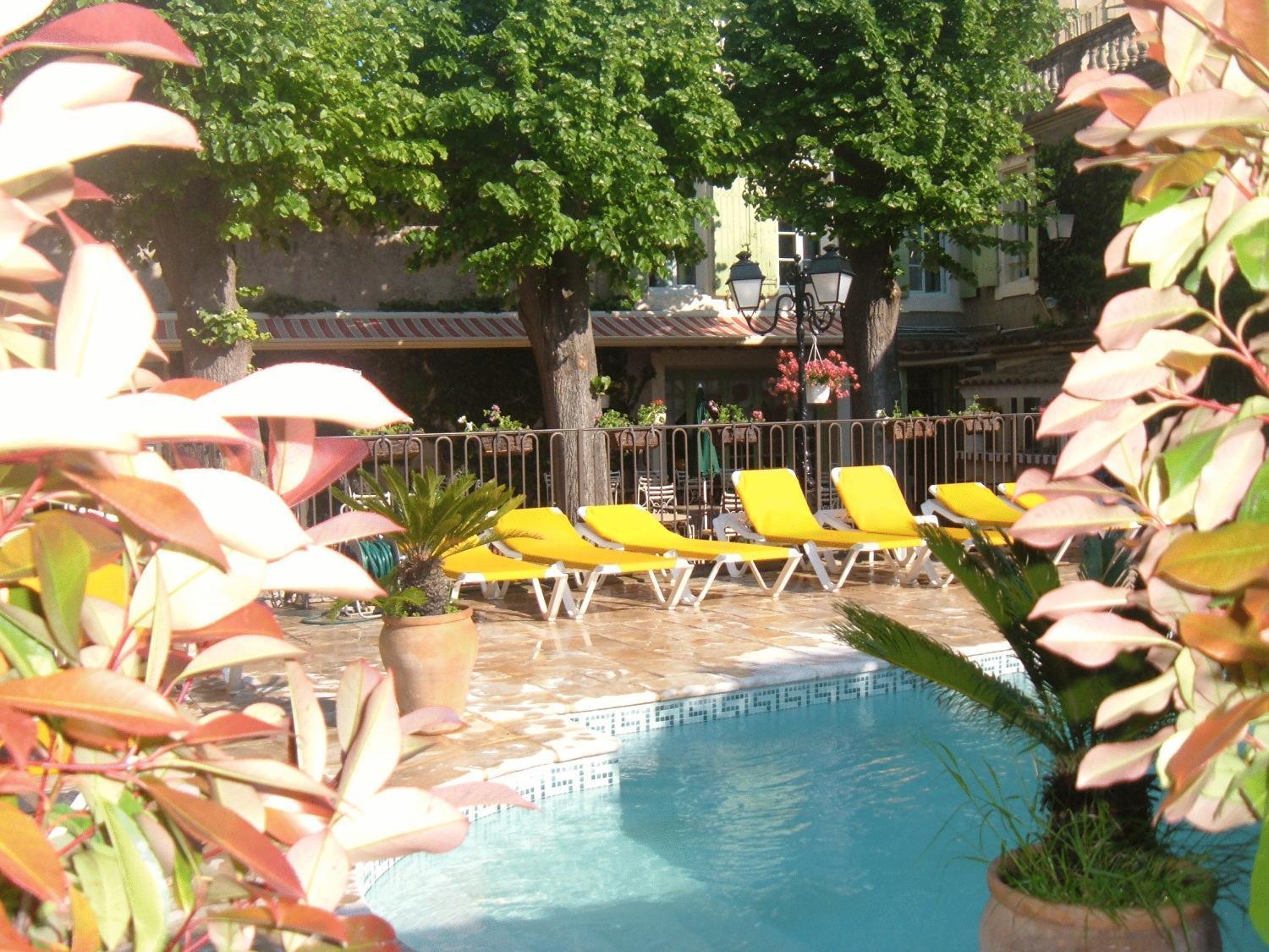 Nissan-lez-Enserune Logis Hotel Restaurant Residence מראה חיצוני תמונה