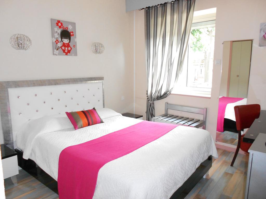 Nissan-lez-Enserune Logis Hotel Restaurant Residence חדר תמונה